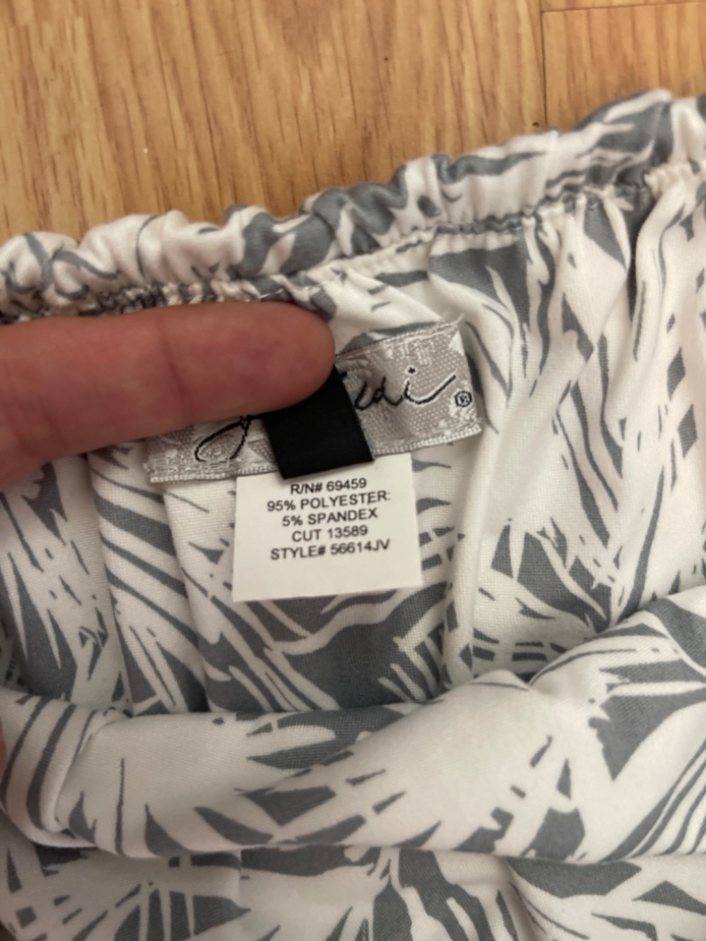 NWT J. Valdi Strapless Gray & White Tropical Cropped Jumpsuit / Coverup Size S - Picture 7 of 11